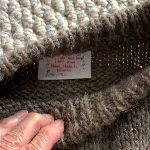 Wool sweater I got in Ecuador - Picture 3 of 7
